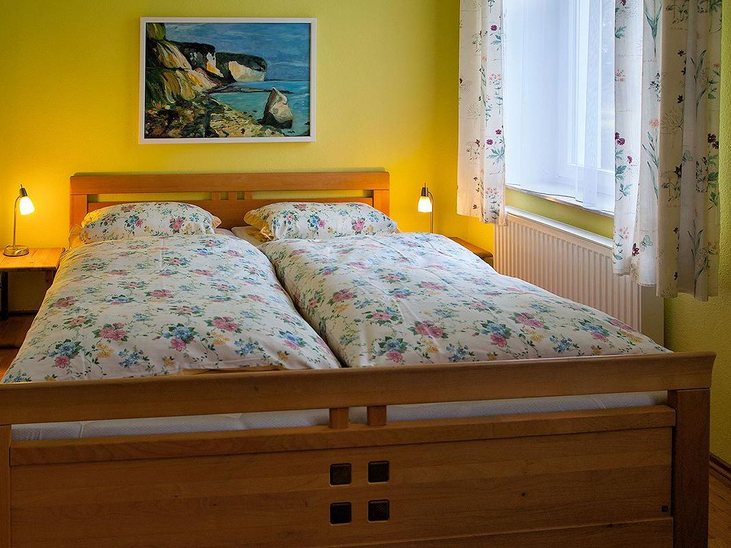 schlafzimmer-ferienappartement-1-haus-odin-heringsdorf-bild-2