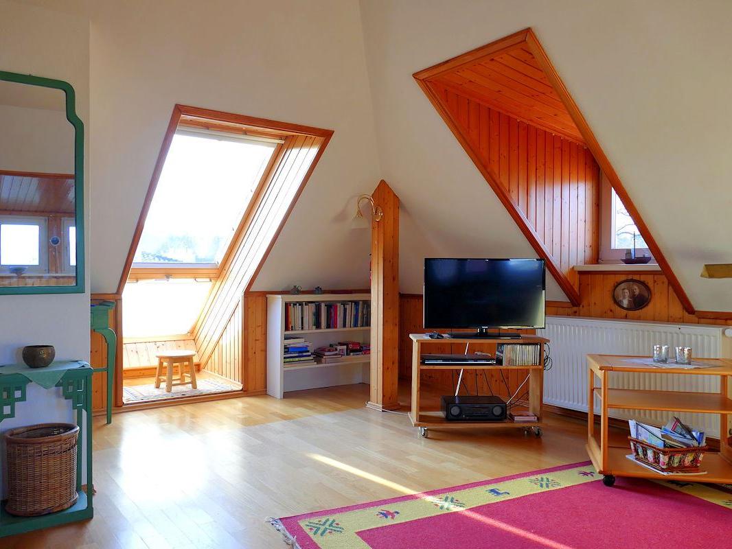 wohnzimmer-ferienwohnung-10-haus-odin-heringsdorf-1200x800